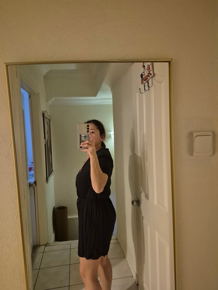 Siyah V Yaka Kısa Kollu Midi Tulum - Görsel 2