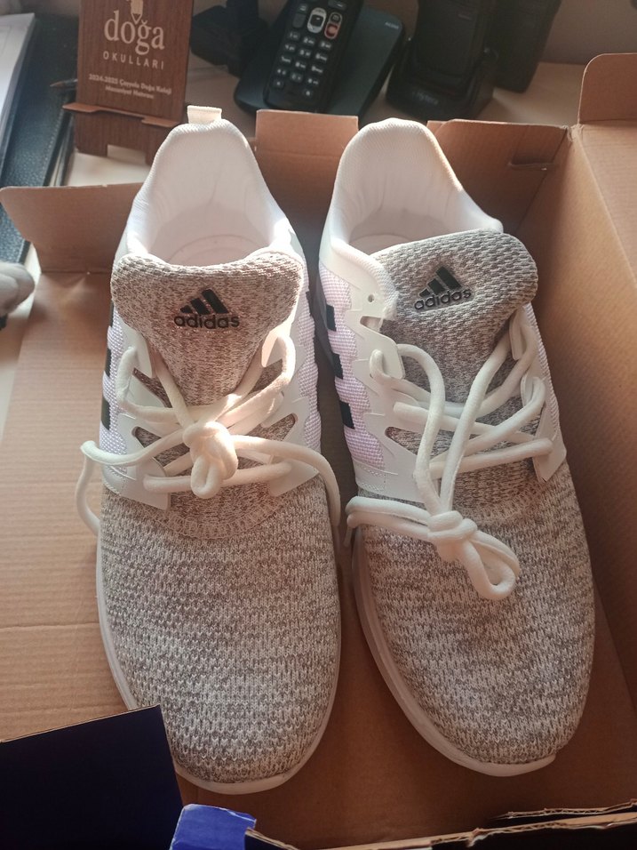 Adidas Beyaz Gri Bağcıklı  Spor Ayakkabı - Görsel 3