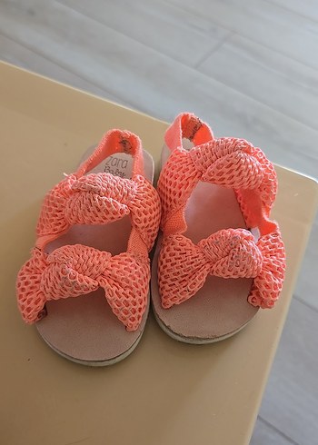 zara sandalet 21 numara