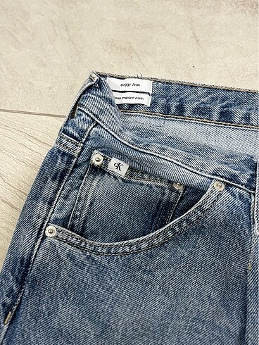 32 Beden mavi Renk Orijinal Calvin Klein Baggy Jean