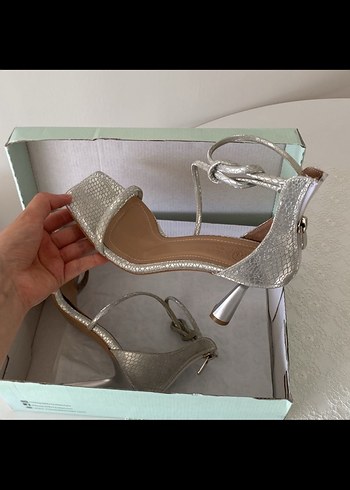 Gümüş Yılan Desenli Stiletto Topuklu Abiye Ayakkabı