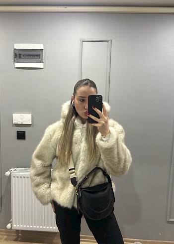 Koton X Sibil Çetinkaya Bej Suni Kürk Mont - Görsel 5