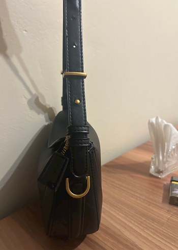 Siyah Deri Tokalı Kadın El Çantası - Görsel 4