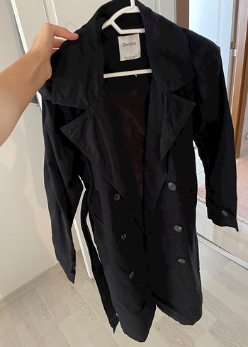 Bershka Uzun siyah trençkot