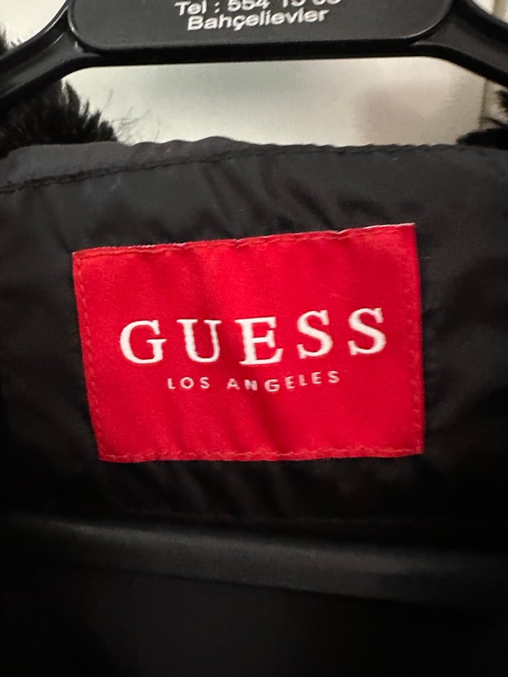 GUESS Siyah Kürklü Kadın Kışlık kapüşonlu Mont - Görsel 2