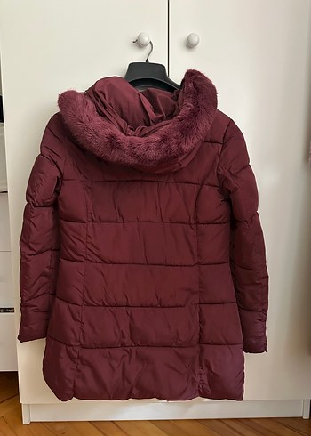 Guess bordo kapüşonlu mont - Görsel 3