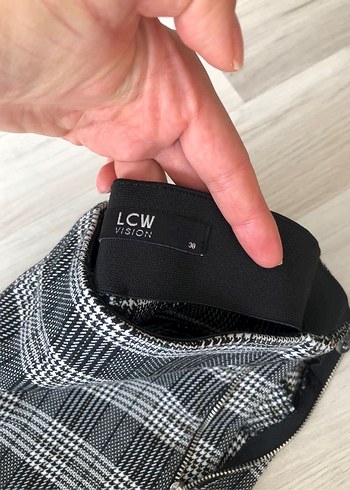 LCW Gri kareli Pantolon - Görsel 2