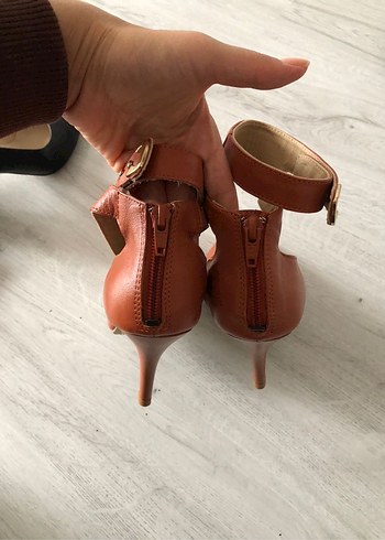 Turuncu Deri ince Topuklu Ayakkabı - Görsel 5