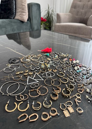 Bohem Tarz Mini Boncuklu Altın Küpeler - Görsel 9