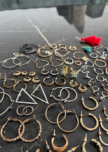 Bohem Tarz Mini Boncuklu Altın Küpeler - Görsel 2