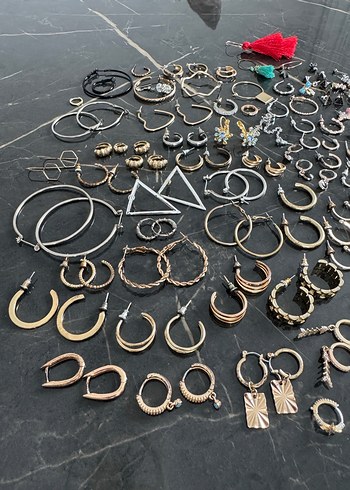 Bohem Tarz Mini Boncuklu Altın Küpeler - Görsel 8