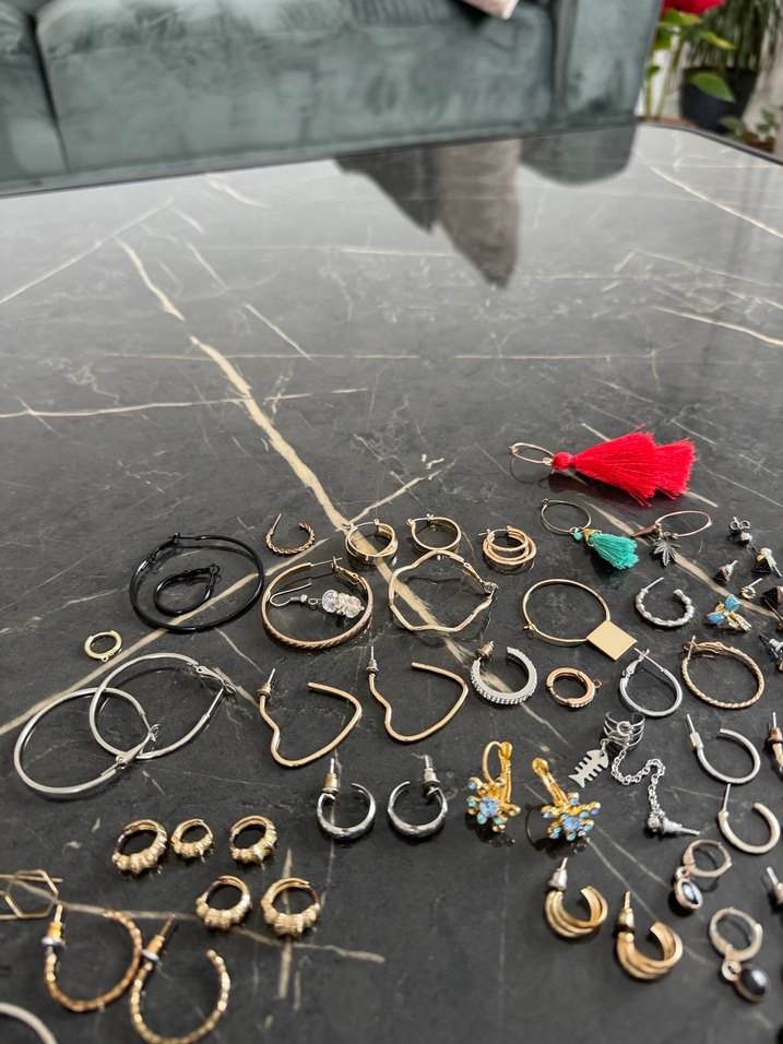 Bohem Tarz Mini Boncuklu Altın Küpeler - Görsel 5