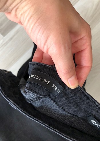 Siyah Kemerli Kadın Denim Pantolon - Görsel 8