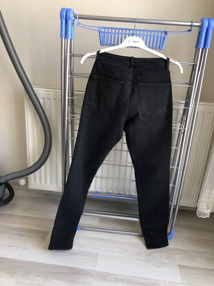 Siyah Kemerli Kadın Denim Pantolon - Görsel 4