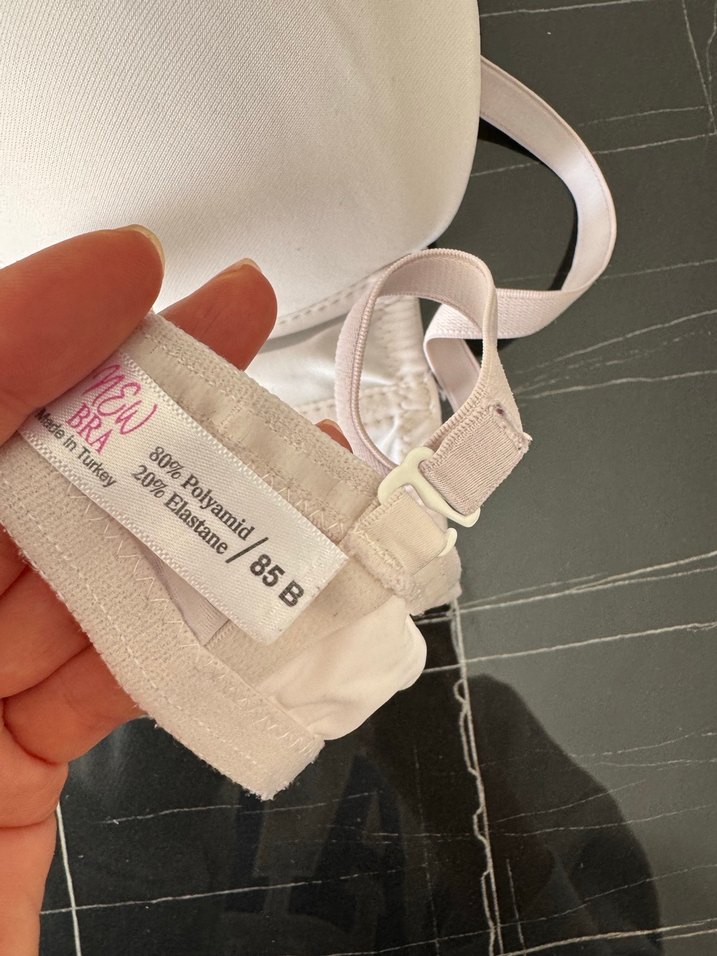 Beyaz Minimalist Sütyen - Görsel 3