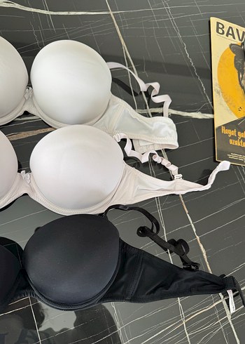 Minimalist Siyah ve Beyaz Sütyen Seti - Görsel 2