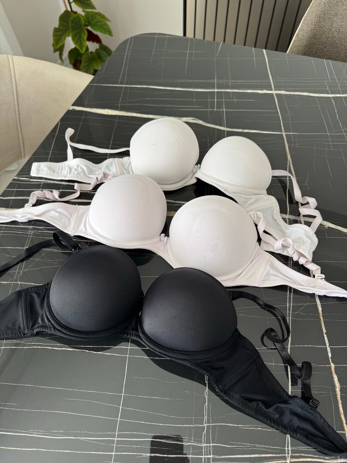 Minimalist Siyah ve Beyaz Sütyen Seti - Görsel 4