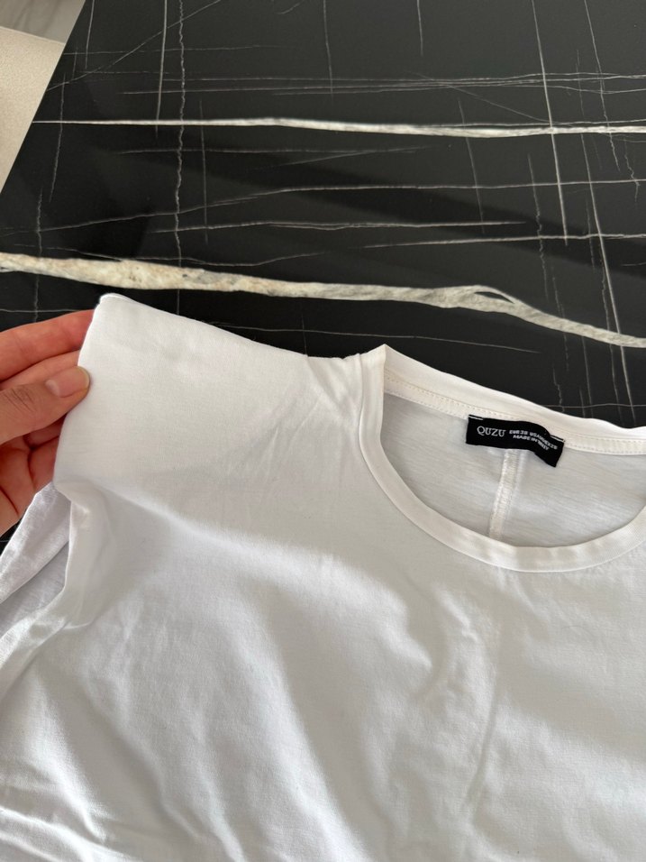 Kadın Beyaz Kolsuz vatkalı Basic Tişört - Görsel 2