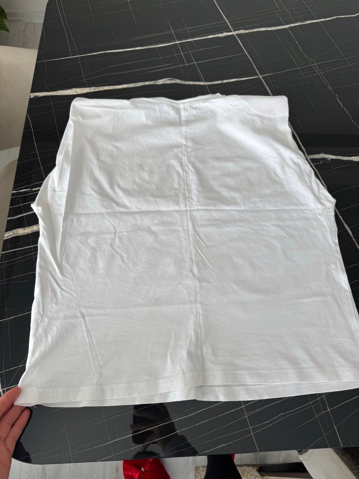 Kadın Beyaz Kolsuz vatkalı Basic Tişört - Görsel 4