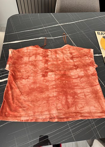 Kırmızı Batik Desenli Kadın Salaş Tişört - Görsel 5