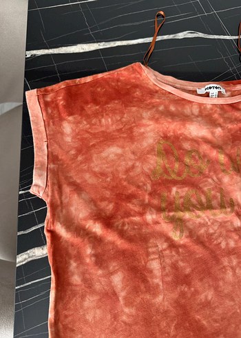 Kırmızı Batik Desenli Kadın Salaş Tişört - Görsel 3