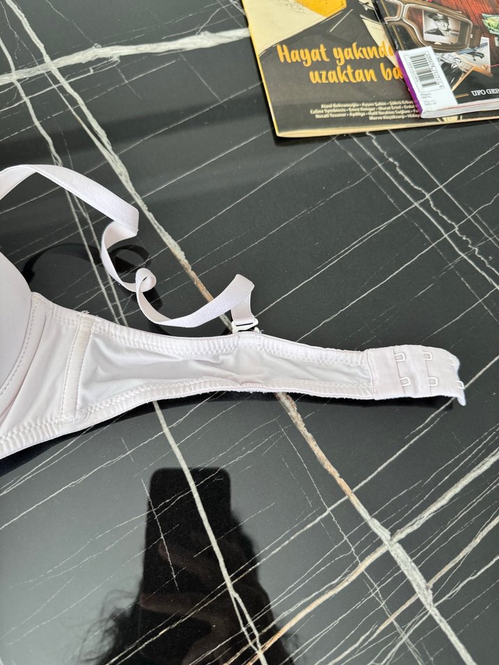 Beyaz Minimalist Sütyen - Görsel 3