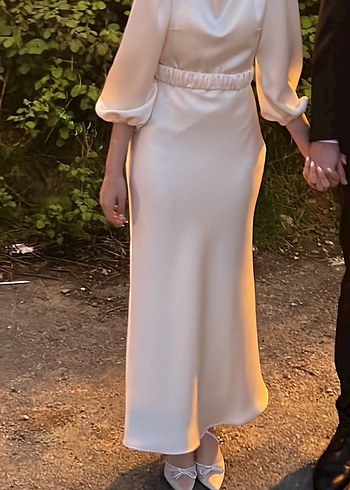 Beyaz Midi Uzun Kollu Klasik Düğün Elbisesi - Görsel 4