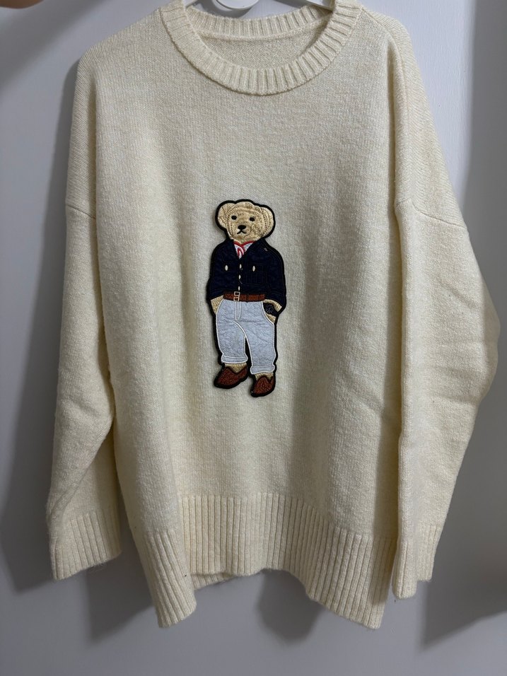 Nakışlı Ayıcık Detaylı Beyaz Triko Kazak - Görsel 2