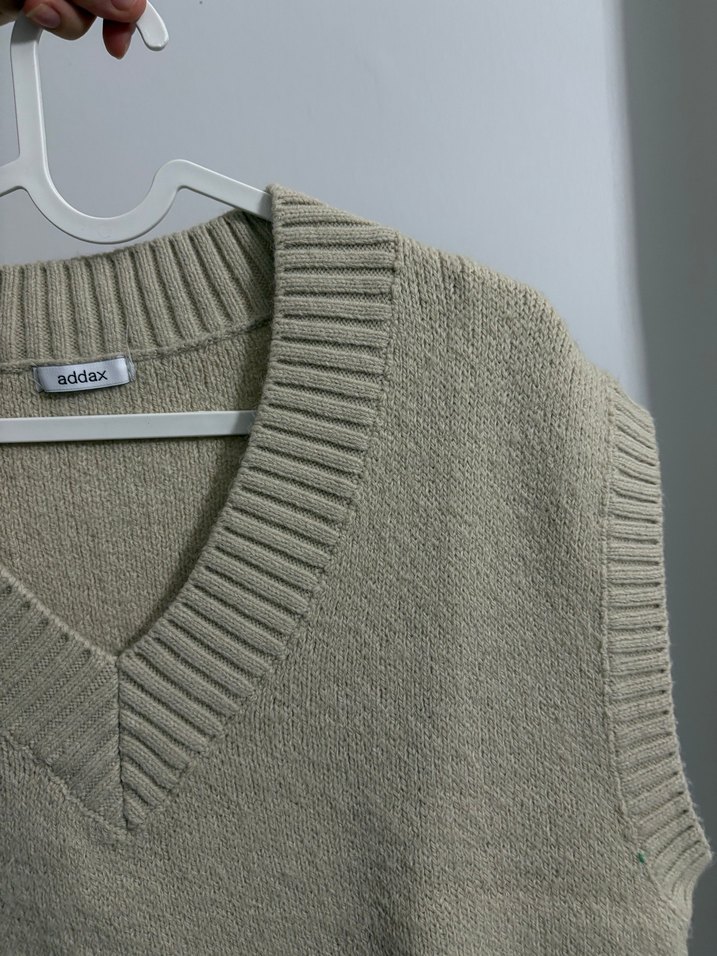 Bej V Yaka Kadın Triko Süveter - Görsel 2