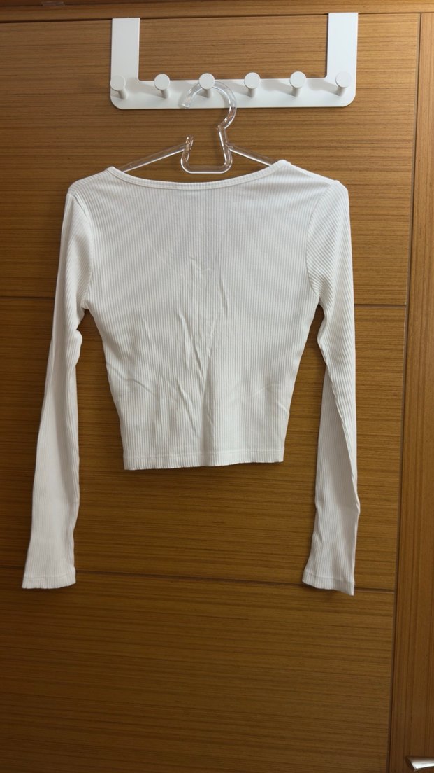 Düğmeli Beyaz Uzun Kollu Kadın bluz - Görsel 2