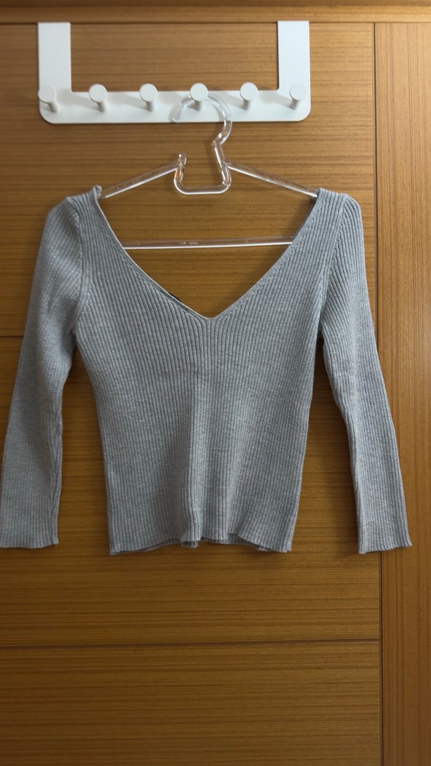 V Yaka Gri İnce Triko Kadın Kazak - Görsel 2