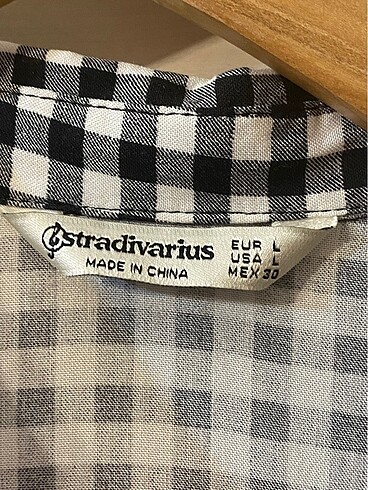 Stradivarius Düğmeli elbise