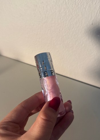 Dolgunlaştırıcı pembe gloss SEPHORA