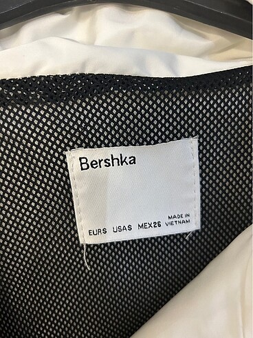 s Beden Bershka yağmurluk