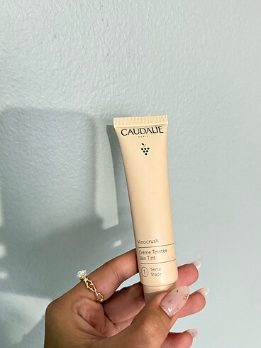 ? Caudalie Vinocrush Skin Tint ? RENK 1 numara açık renk ve buğd