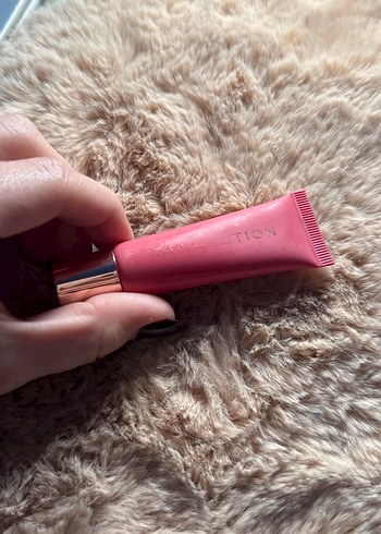 REVOLUTION LIPBALM STRAWBERRY - Görsel 2