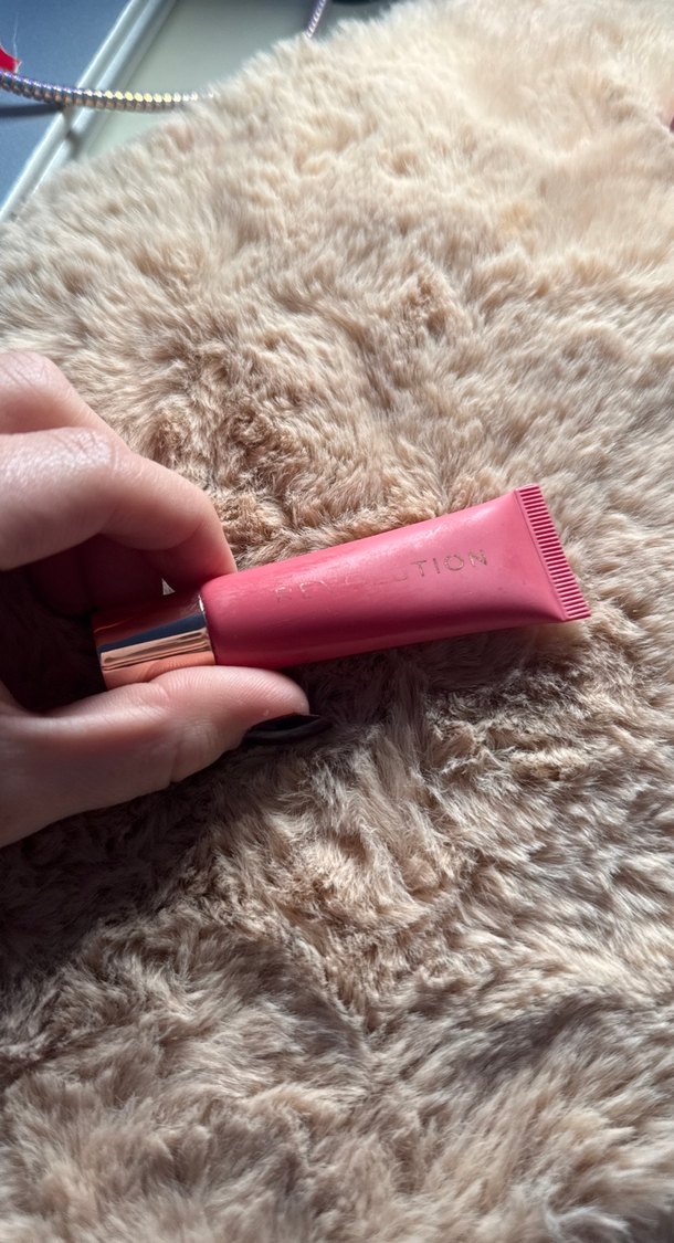 REVOLUTION LIPBALM STRAWBERRY - Görsel 2