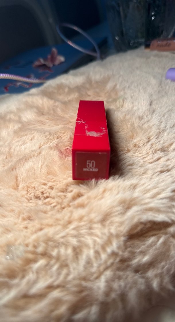 Maybelline  superstay kırmızı 50 - Görsel 2