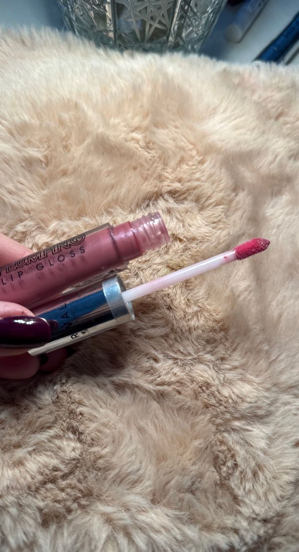 Parlak Pembe Dolgunlaştırıcı Dudak Parlatıcısı Rival - Görsel 3