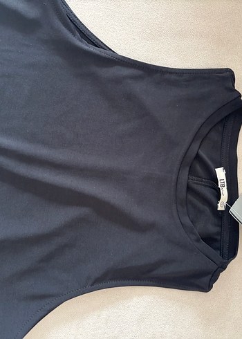 Kadın Siyah Yüksek Yakalı Kolsuz Atlet - Görsel 2