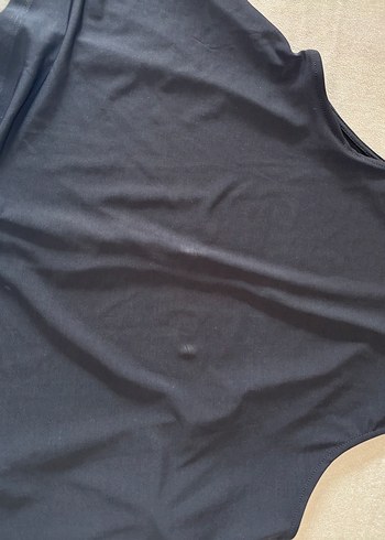 Kadın Siyah Yüksek Yakalı Kolsuz Atlet - Görsel 3