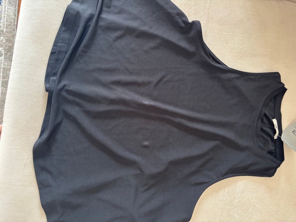 Kadın Siyah Yüksek Yakalı Kolsuz Atlet - Görsel 3