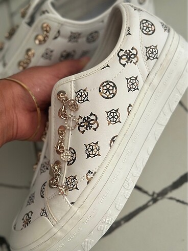 39 Beden GUESS AYAKKABI