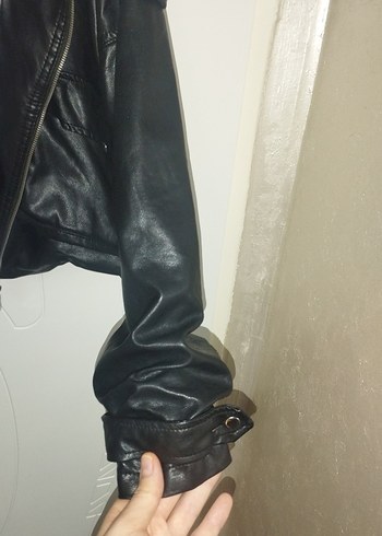 Kapüşonlu Siyah Deri Ceket - Görsel 3