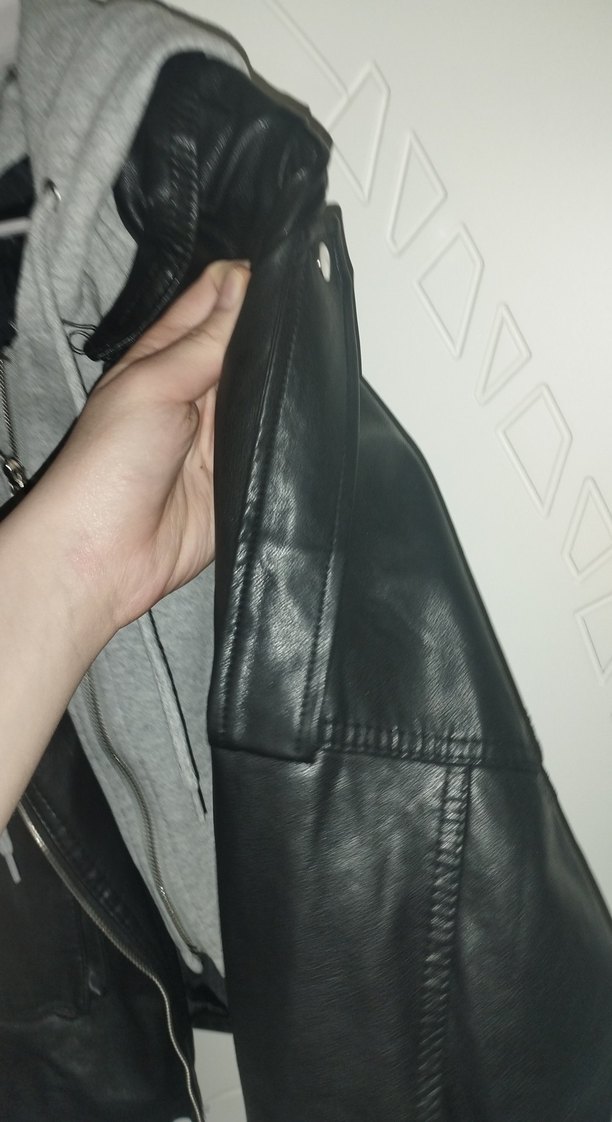 Kapüşonlu Siyah Deri Ceket - Görsel 4