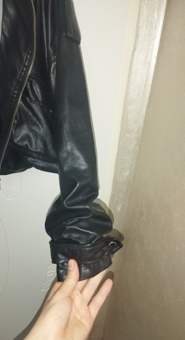 Kapüşonlu Siyah Deri Ceket - Görsel 3