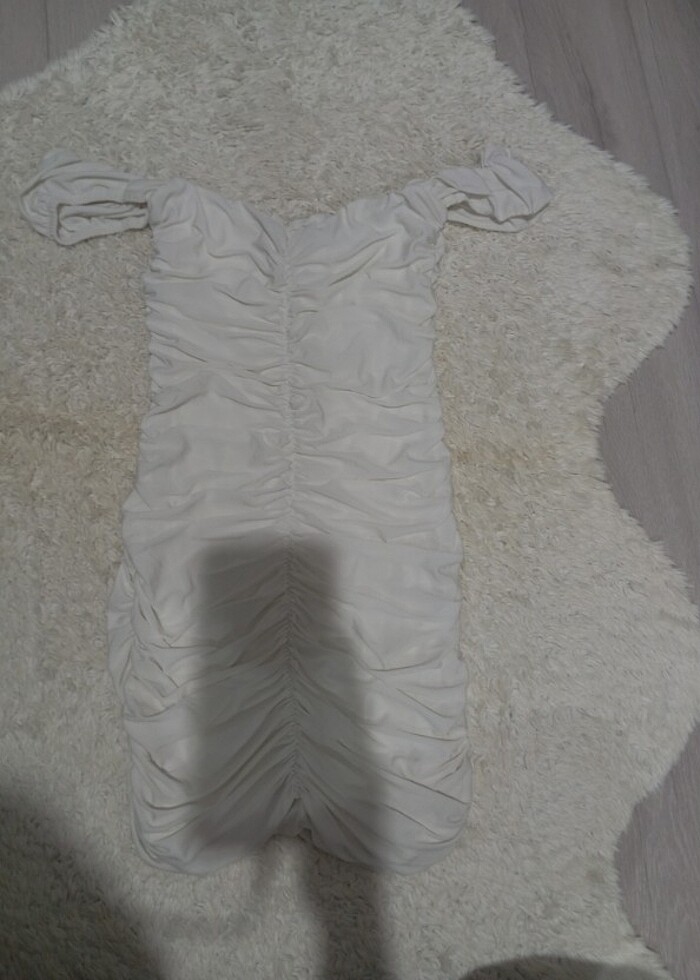 Drapeli Madonna yaka elbise - Görsel 1