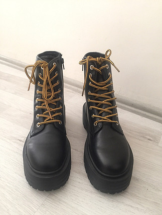 Pull bear dr martens bot postal