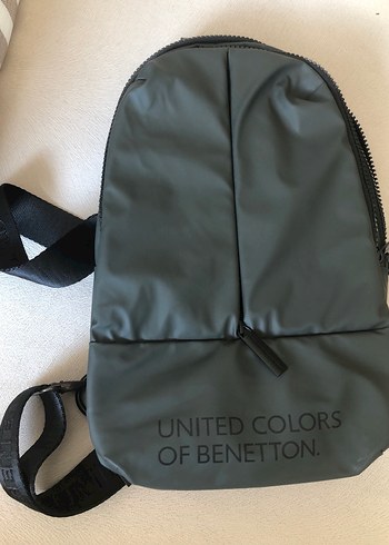 Benetton Orijinal Benetton Capraz Gogus Sirtcantasi Daimi Usb Kablosu Var