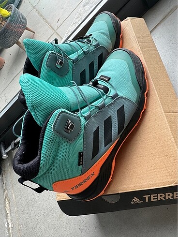 37,5 Beden Adidas outdor suya dayanıklı Terrex spor ayakkabı